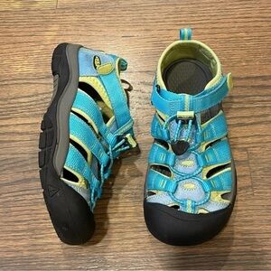 KEEN Newport H2 Sandals Big Kid Size 3 Blue Green Waterproof Hiking Trail Shoes
